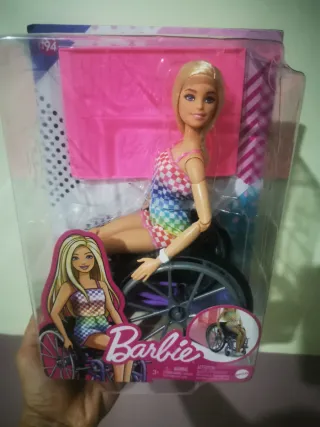 Muñeca Barbie en Silla de Ruedas