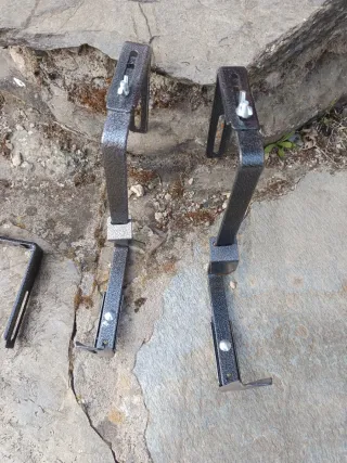 Soportes para jardineras metálicos