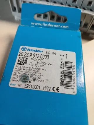 FINDER Relé de Impulso Modular 20.23.9.012.0000