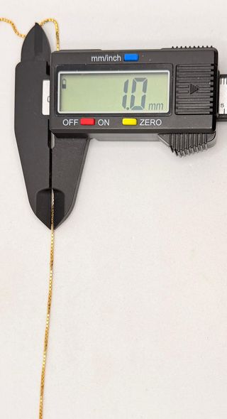 Cadena Veneciana de oro de 18k, 3.72 g, 52 cm.