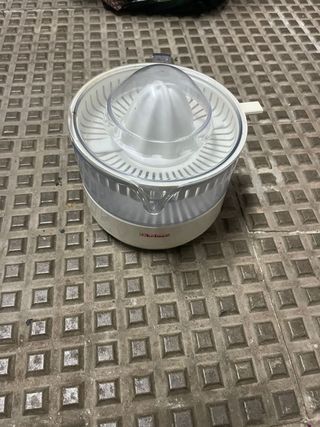Exprimidor eléctrico