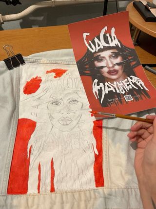 Chaqueta Lady Gaga Mayhem pintada a mano