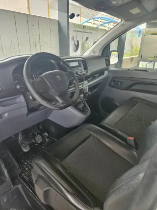 Peugeot Expert 2021