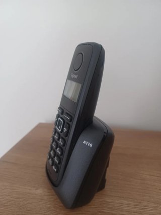 Teléfonos Panasonic y Gigaset Negros
