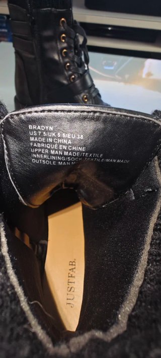 Botas mujer negras con cremallera y hebillas