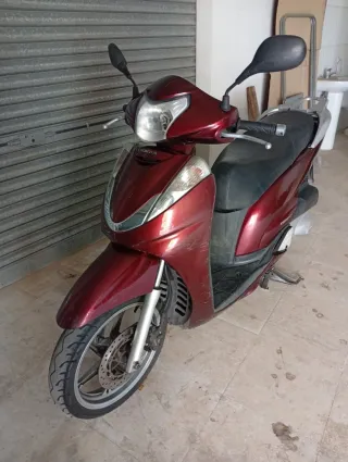 Honda Scoopy - Moto Scooter Automática