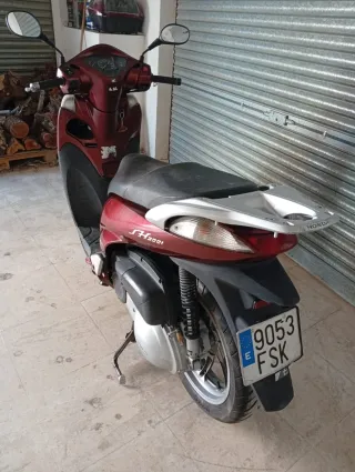 Honda Scoopy - Moto Scooter Automática