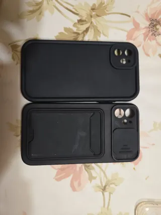 Fundas iPhone 11 Negras. 3 euros cada funda.