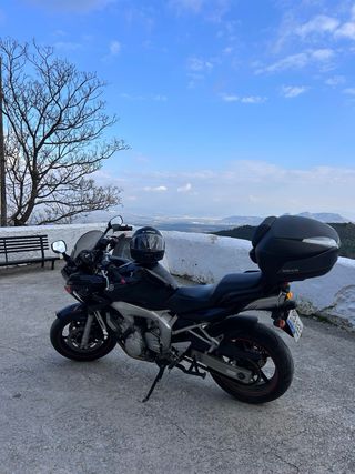 Yamaha Fazer 600 Negra y Plateada
