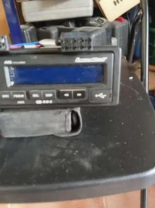 Autorradio con cables