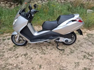 Peugeot 250 satelis IMPECABLE