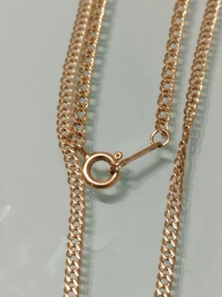 Collar con colgante de Jesús en oro