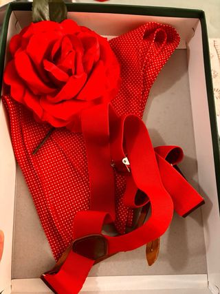 Traje Corto Flamenco Rojo y Negro Talla 40