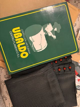 Traje Corto Flamenco Rojo y Negro Talla 40