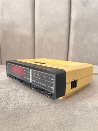 Radio despertador Philips vintage 090