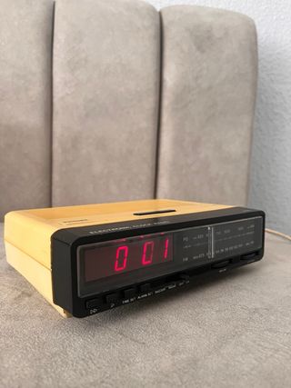 Radio despertador Philips vintage 090