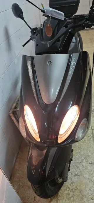 Yamaha Majesty 125 Negra/Plata