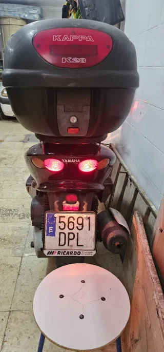 Yamaha Majesty 125 Negra/Plata