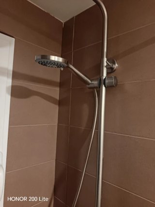 Grifo de ducha metálico