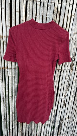 Vestido granate de canalé