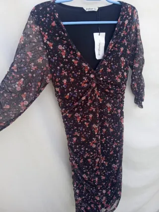 Stradivarius Vestido Floral Sin Usar Talla L.