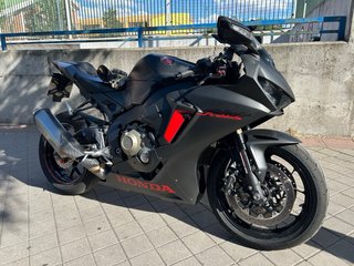 Honda CBR 1000RR Fireblade 2018 Vendo o cambio