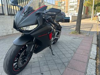 Honda CBR 1000RR Fireblade 2018 Vendo o cambio