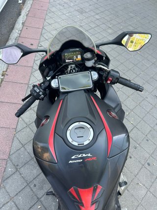 Honda CBR 1000RR Fireblade 2018 Vendo o cambio