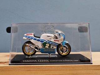 Modellino Yamaha TZ250L Christian Sarron 1984