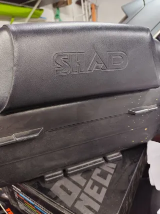 Baúl Moto SHAD Touring Negro/Rojo