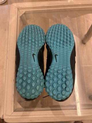 Zapatillas Nike Turf Negras y Turquesa