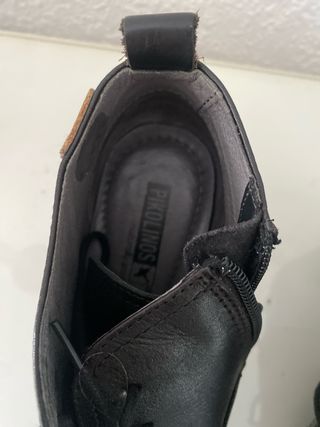 Botines negros con cordones y cremallera