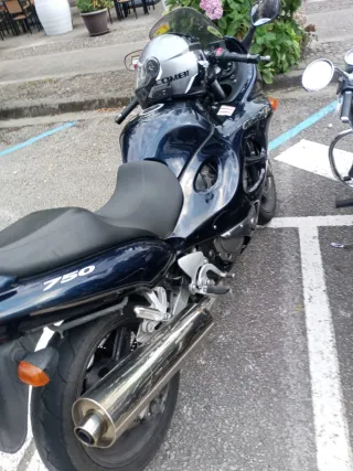 Suzuki gsx750 f