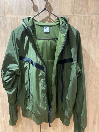 Parka chubasquero Nike verde