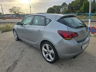 Opel Astra 2010