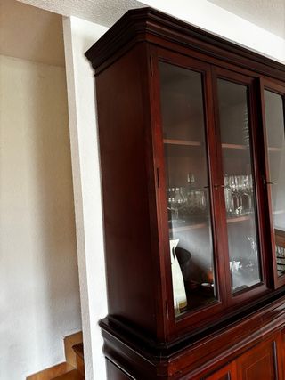 Pack muebles de madera nogal con vitrina