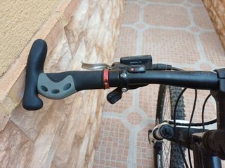 Bicicleta Trek Montaña Negra y Rosa