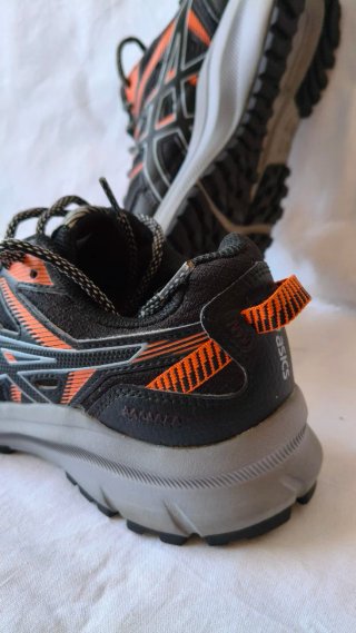 Zapatillas de mujer Asics Trail running talla 39.5