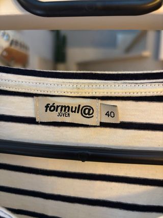 Camiseta rayas marineras con estampado