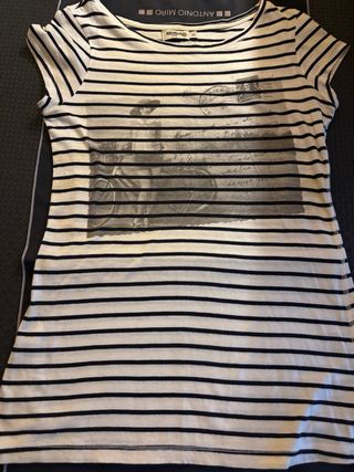 Camiseta rayas marineras con estampado