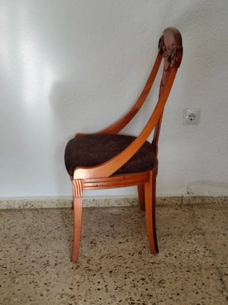 Sillas de madera estilo clásico