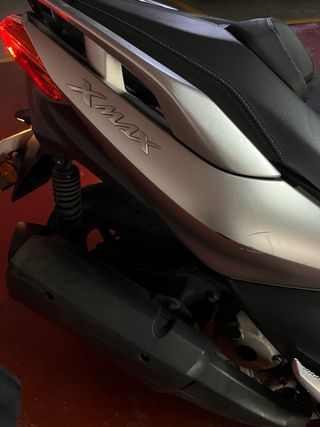 Yamaha XMAX 300 gris
