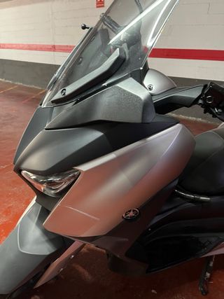 Yamaha XMAX 300 gris