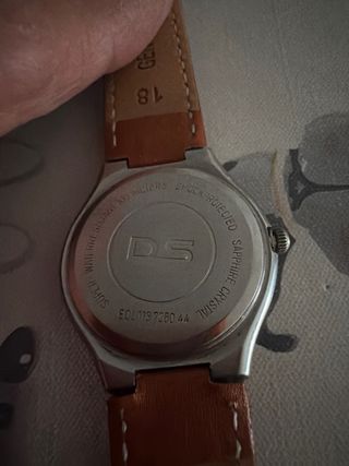 Reloj Certina DS con correa marrón y detalles dora