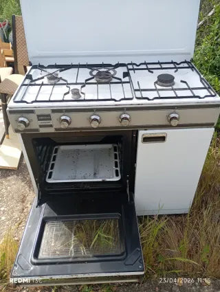 Cocina de gas 4 fuegos con horno