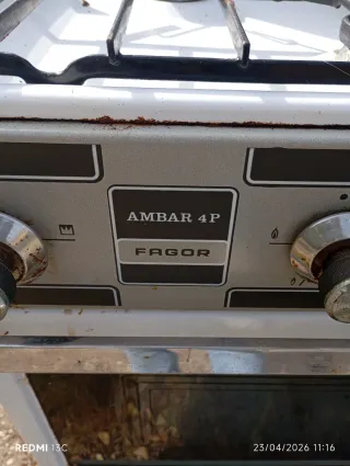 Cocina de gas 4 fuegos con horno