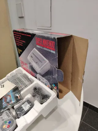 Console Super Nintendo SNES con scatola e 3 giochi