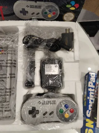 Console Super Nintendo SNES con scatola e 3 giochi