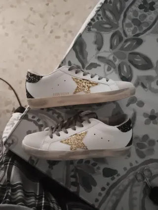 Golden Goose Sneakers Blancas con Estrella Dorada