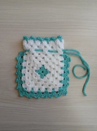 Piccole borse all'uncinetto regalo comunione battesimo